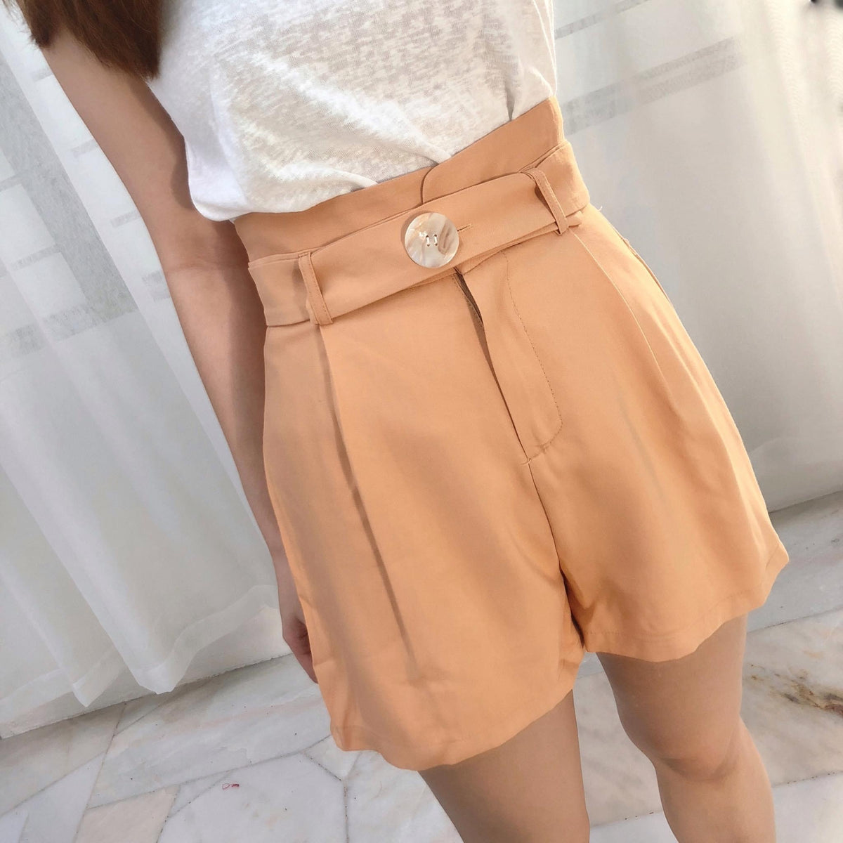 ORANGE SHORT