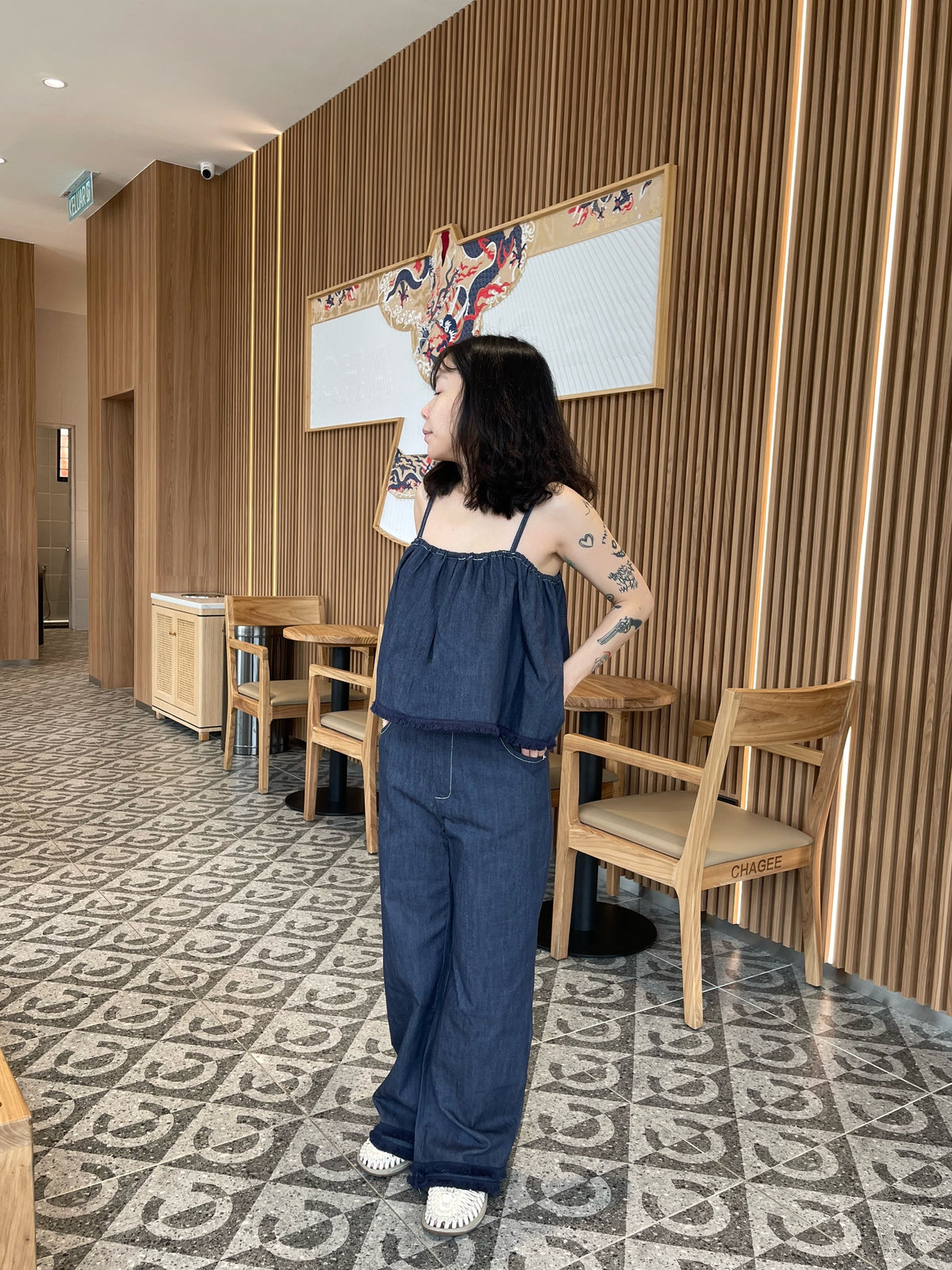 BLACK SHOULDER BAG