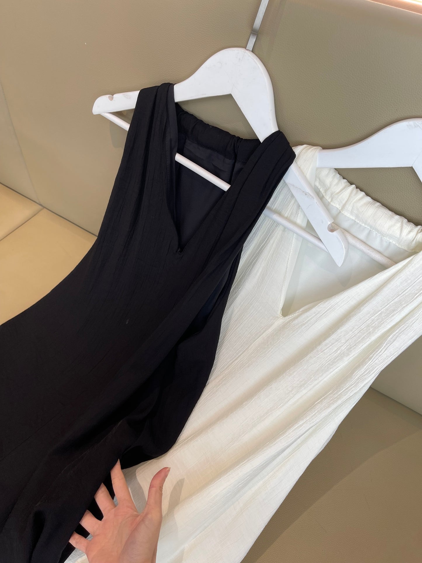 KARA DRESS IN BLACK/CREAM