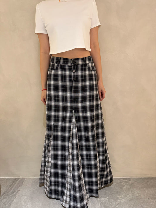 PLAID A LINE SKIRT IN BLACK