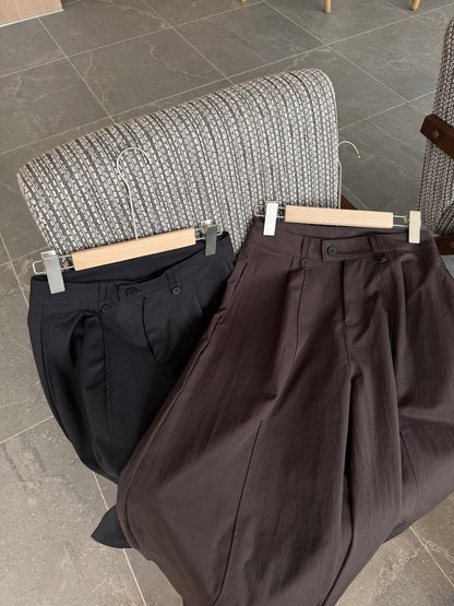 DENNIS BARREL TROUSERS IN BLACK/BROWN