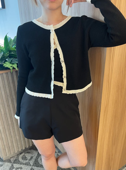 TWO KNIT TOP IN WHITE/BLACK