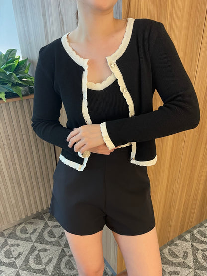 TWO KNIT TOP IN WHITE/BLACK