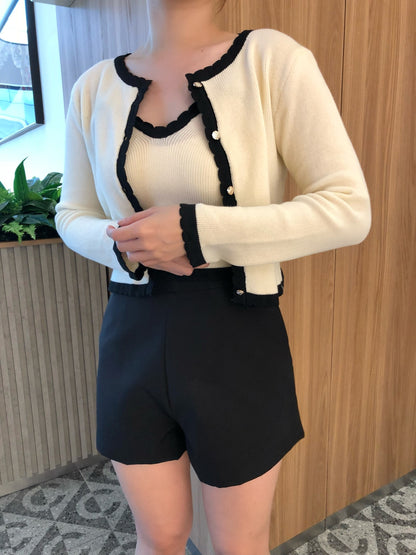 TWO KNIT TOP IN WHITE/BLACK