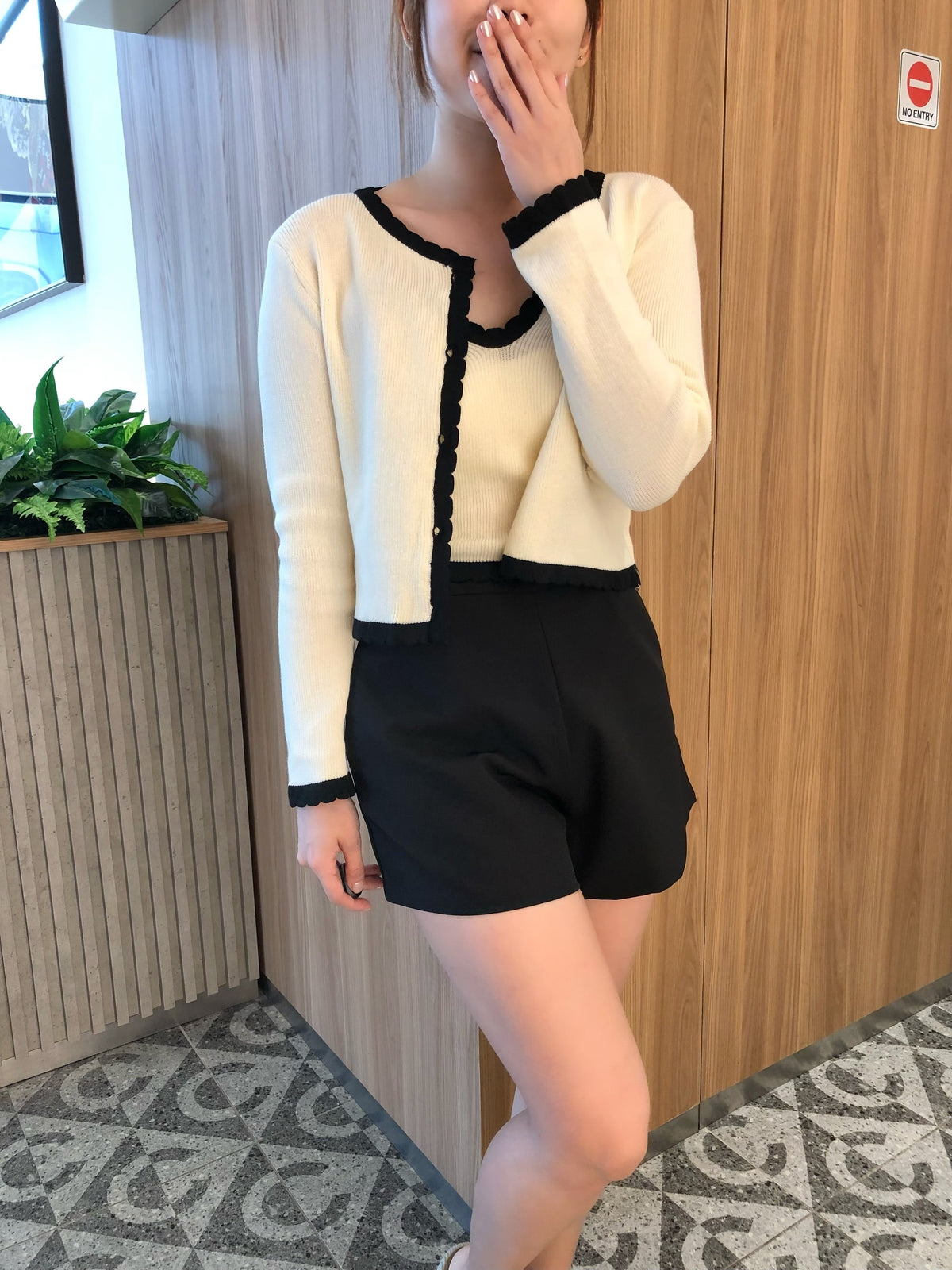 TWO KNIT TOP IN WHITE/BLACK