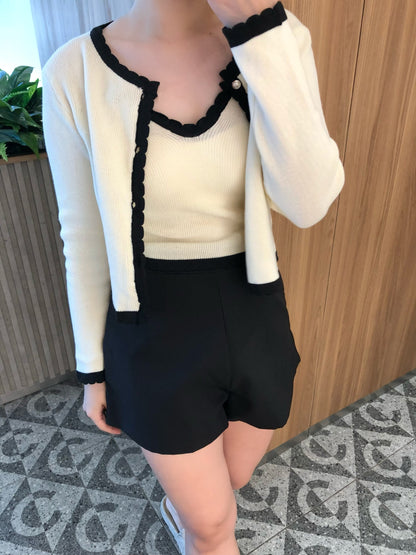 TWO KNIT TOP IN WHITE/BLACK