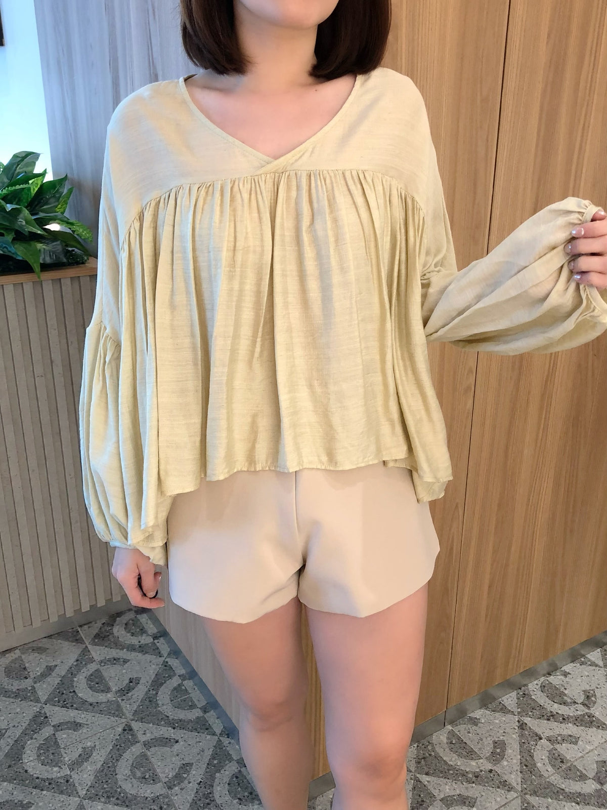 VERRIS BLOUSE TOP IN BEAN GREEN/OAT BEIGE/SKY BLUE