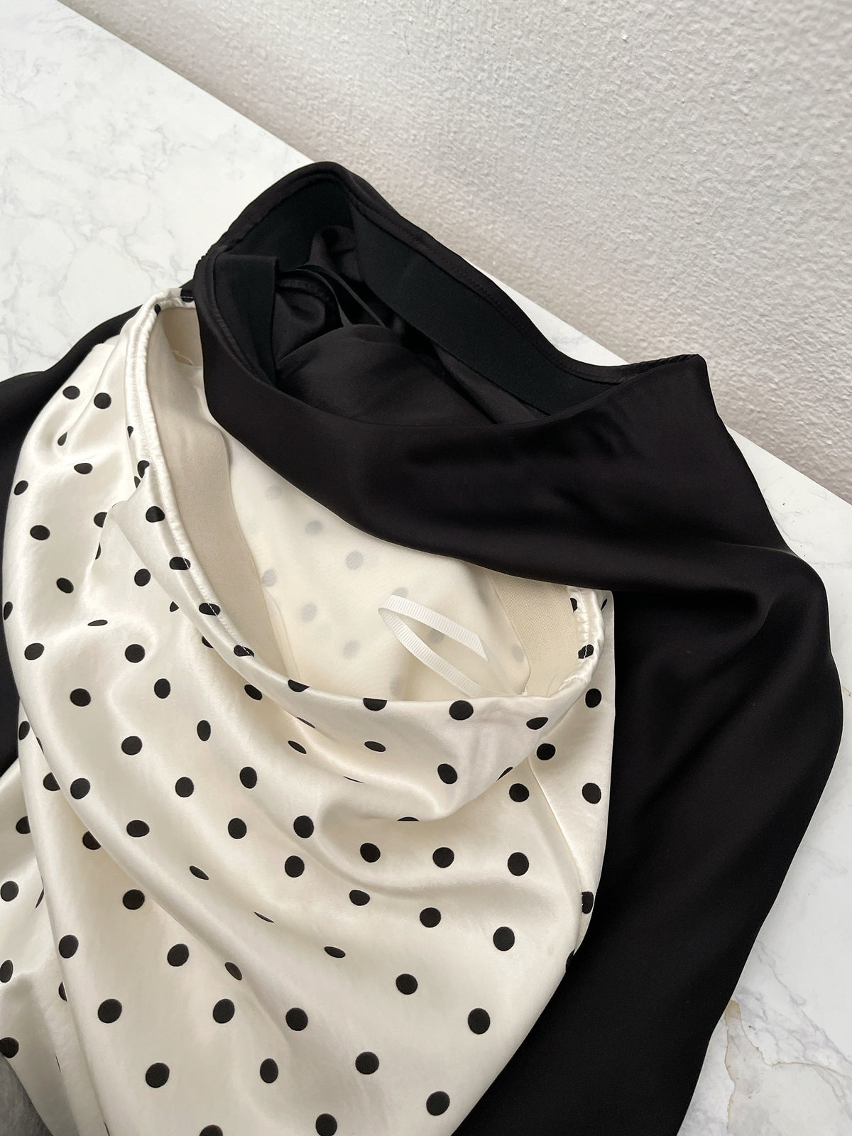 2LAYER SATIN SKIRT IN POLKA DOT/BLACK