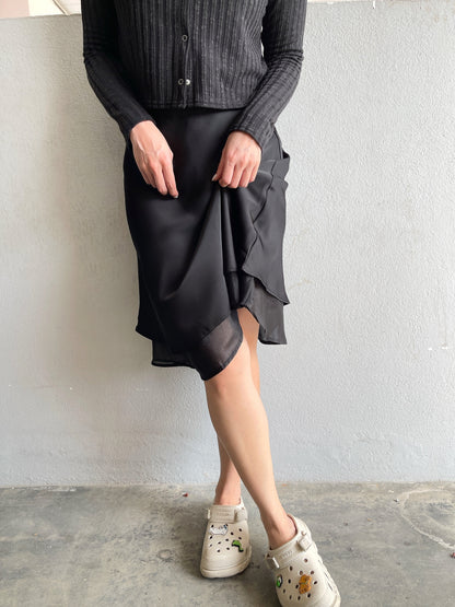 2LAYER SATIN SKIRT IN POLKA DOT/BLACK