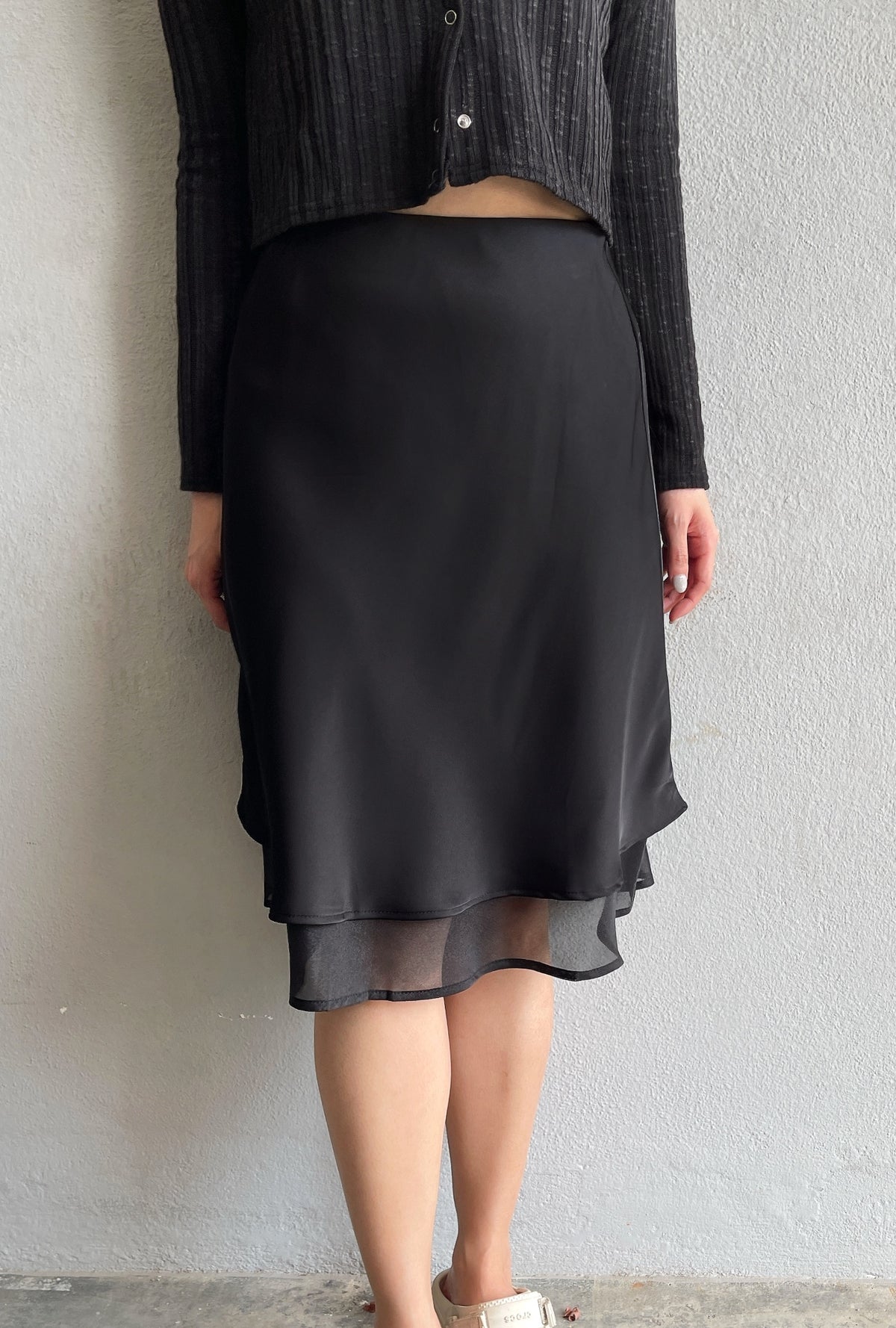 2LAYER SATIN SKIRT IN POLKA DOT/BLACK