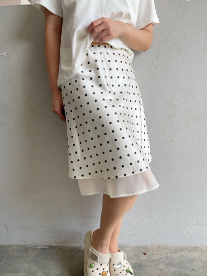 2LAYER SATIN SKIRT IN POLKA DOT/BLACK