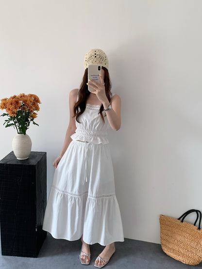 LADY SET IN WHITE