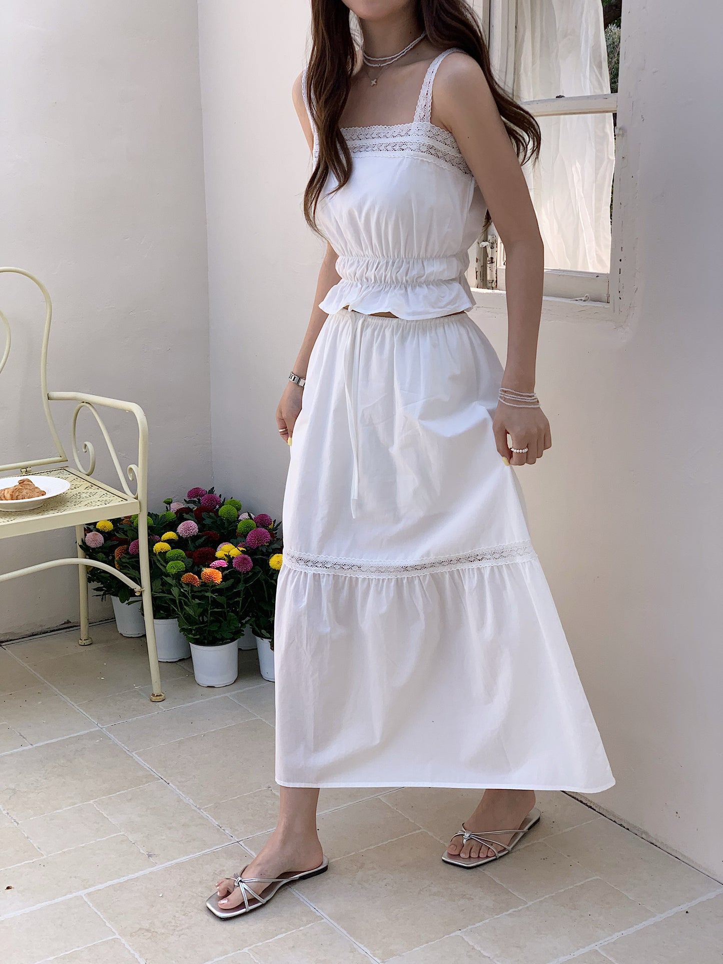 LADY SET IN WHITE