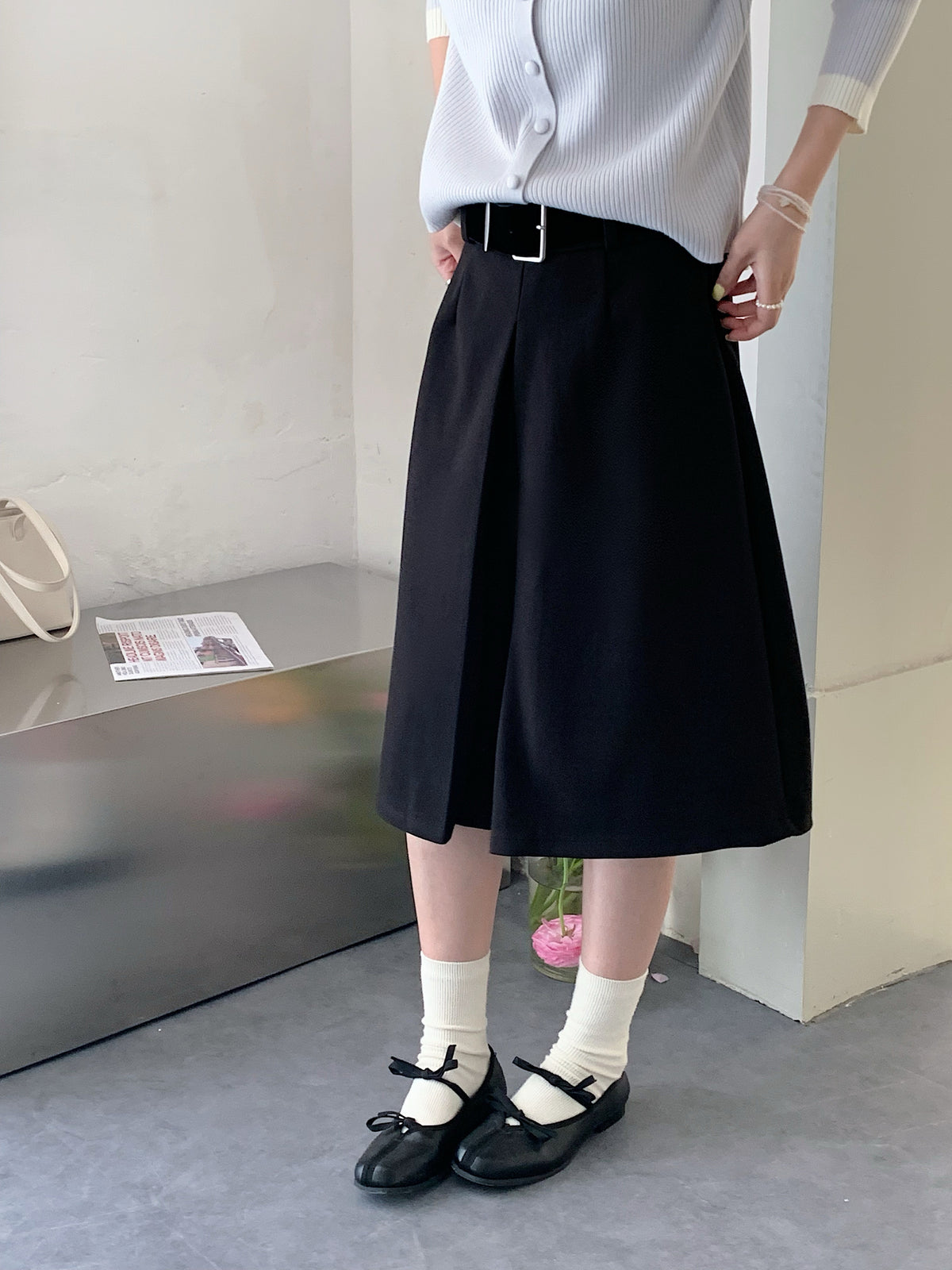 BERRY HIGH WAIST SKIRT IN BLACK