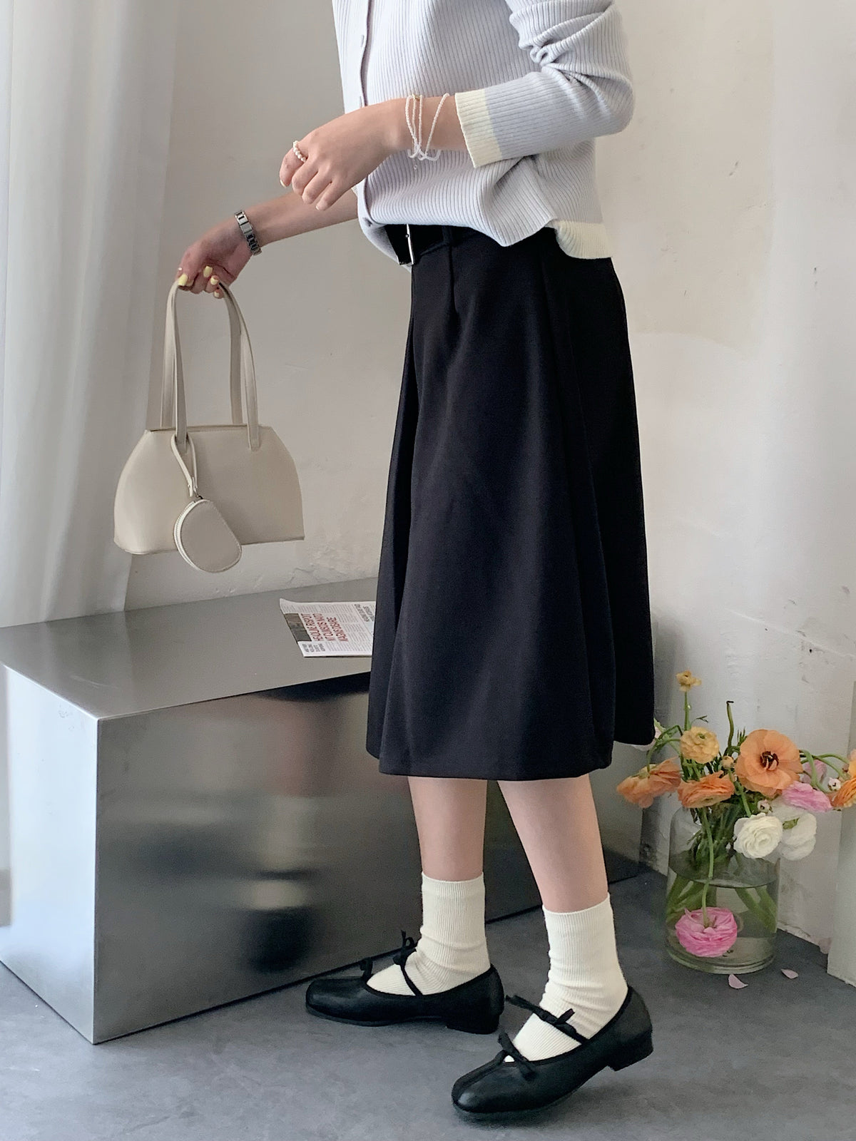 BERRY HIGH WAIST SKIRT IN BLACK