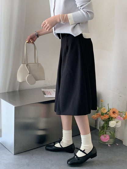 BERRY HIGH WAIST SKIRT IN BLACK