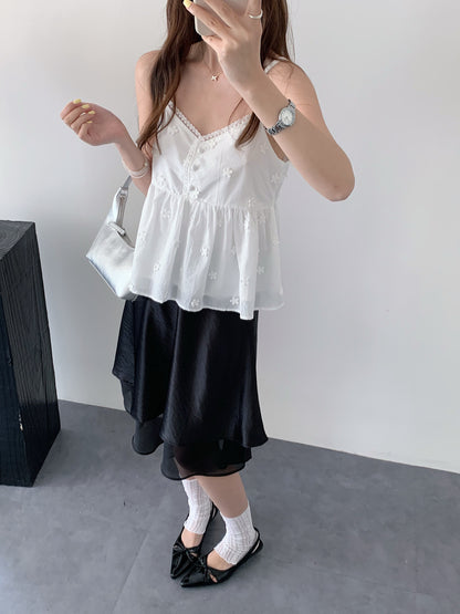 LACE TOP IN WHITE