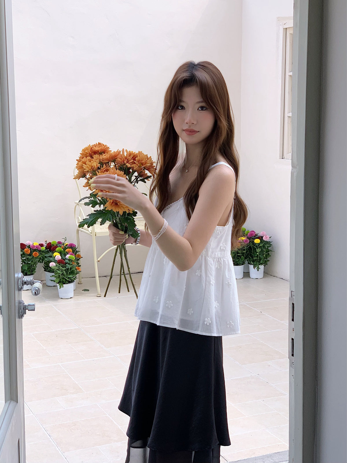 LACE TOP IN WHITE