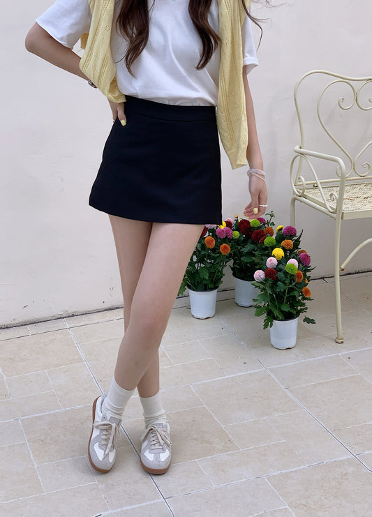 MABLE HIGH WAIST SKIRT IN WHITE/BLACK