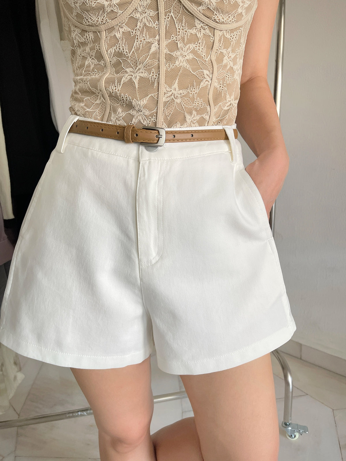 PAT HIGH WAIST SHORT IN KHAKI/WHITE