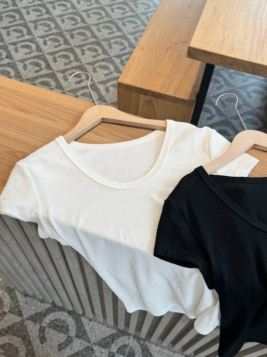 BOBBY U BASIC TEE IN WHITE/BLACK