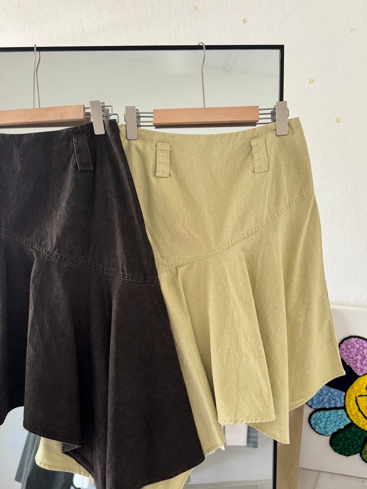 KINN HIGH WAIST SKIRT IN YELLOW / DARK CHOCO