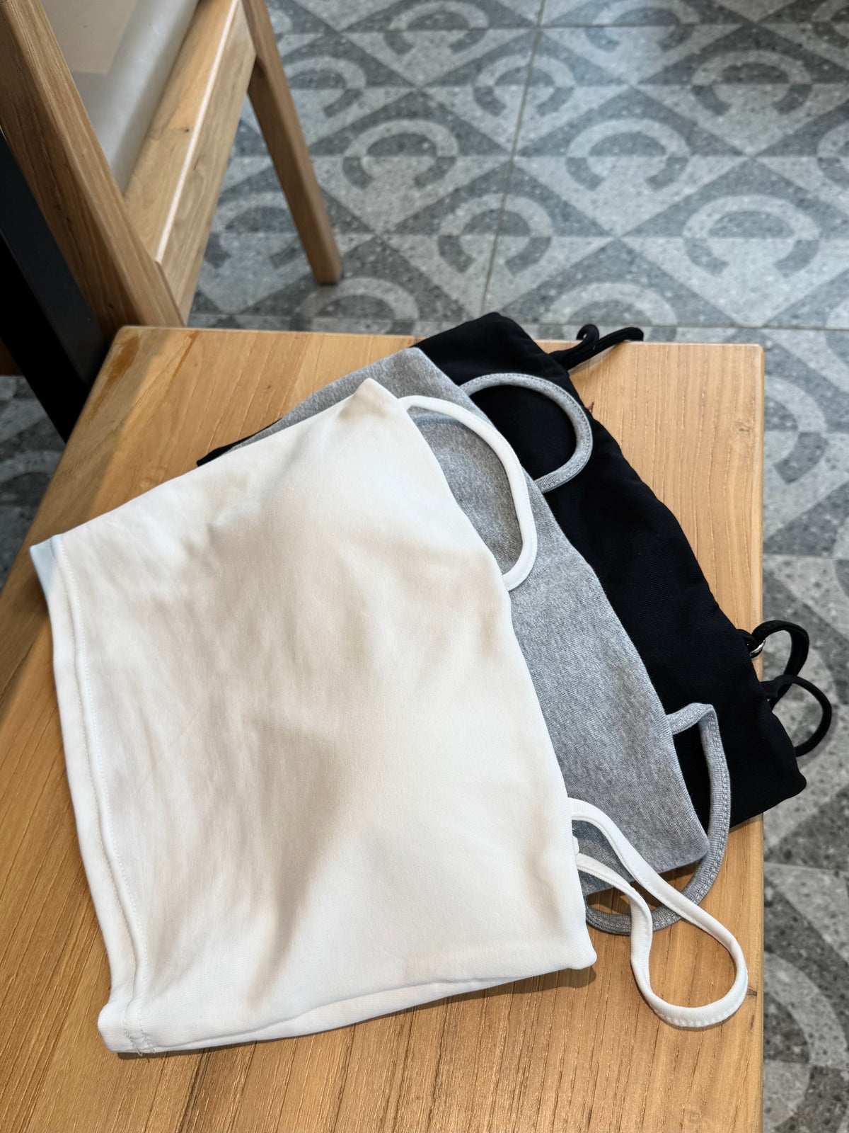 RIRA BRA TOP IN WHITE/GREY/BLACK SINGLET