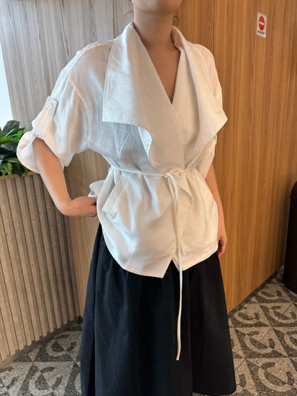 YURI LINEN COTTON BLOUSE JACKET IN WHITE/BEIGE