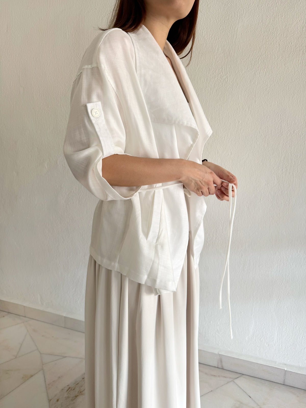YURI LINEN COTTON BLOUSE JACKET IN WHITE/BEIGE