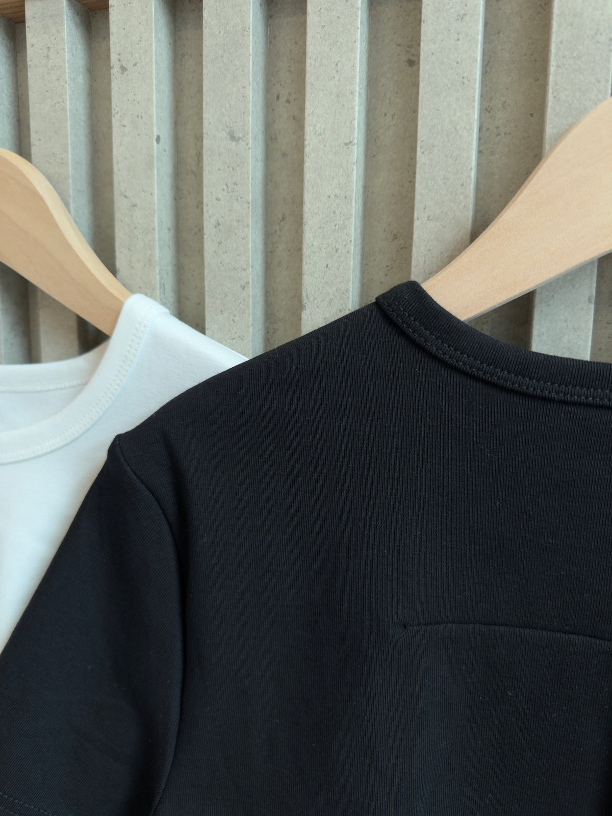 YURA BASIC CROP TOP TEE IN WHITE/BLACK