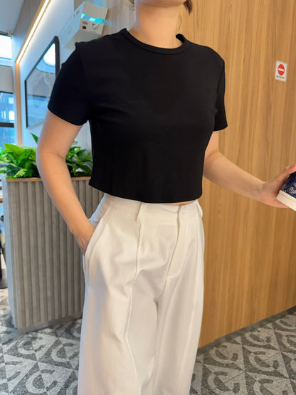 YURA BASIC CROP TOP TEE IN WHITE/BLACK