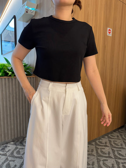 YURA BASIC CROP TOP TEE IN WHITE/BLACK