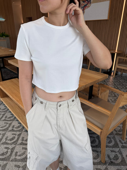 YURA BASIC CROP TOP TEE IN WHITE/BLACK