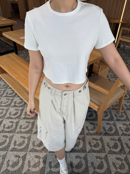YURA BASIC CROP TOP TEE IN WHITE/BLACK