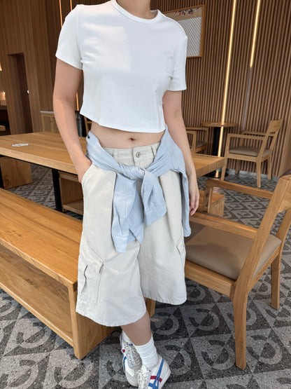 YURA BASIC CROP TOP TEE IN WHITE/BLACK