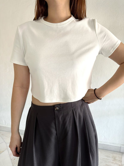 YURA BASIC CROP TOP TEE IN WHITE/BLACK