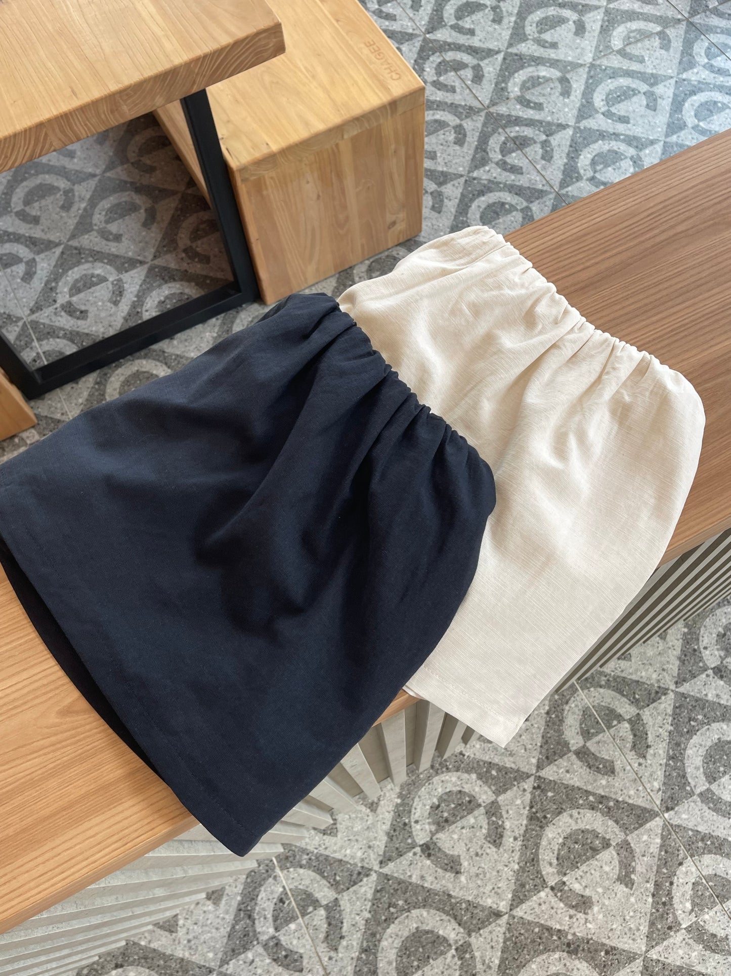 LINEN COTTON MINI SKIRT IN BEIGE/NAVYBLUE