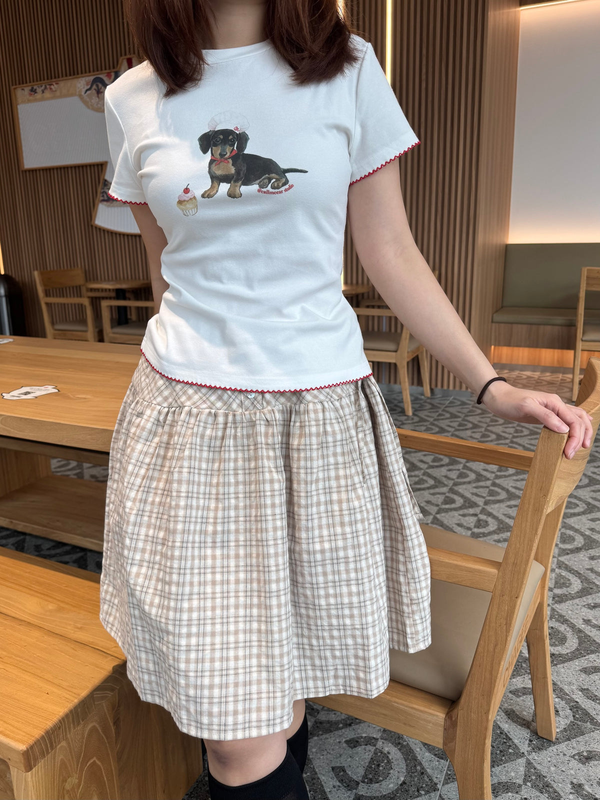 DACHSHUND PUPPY TEE IN WHITE