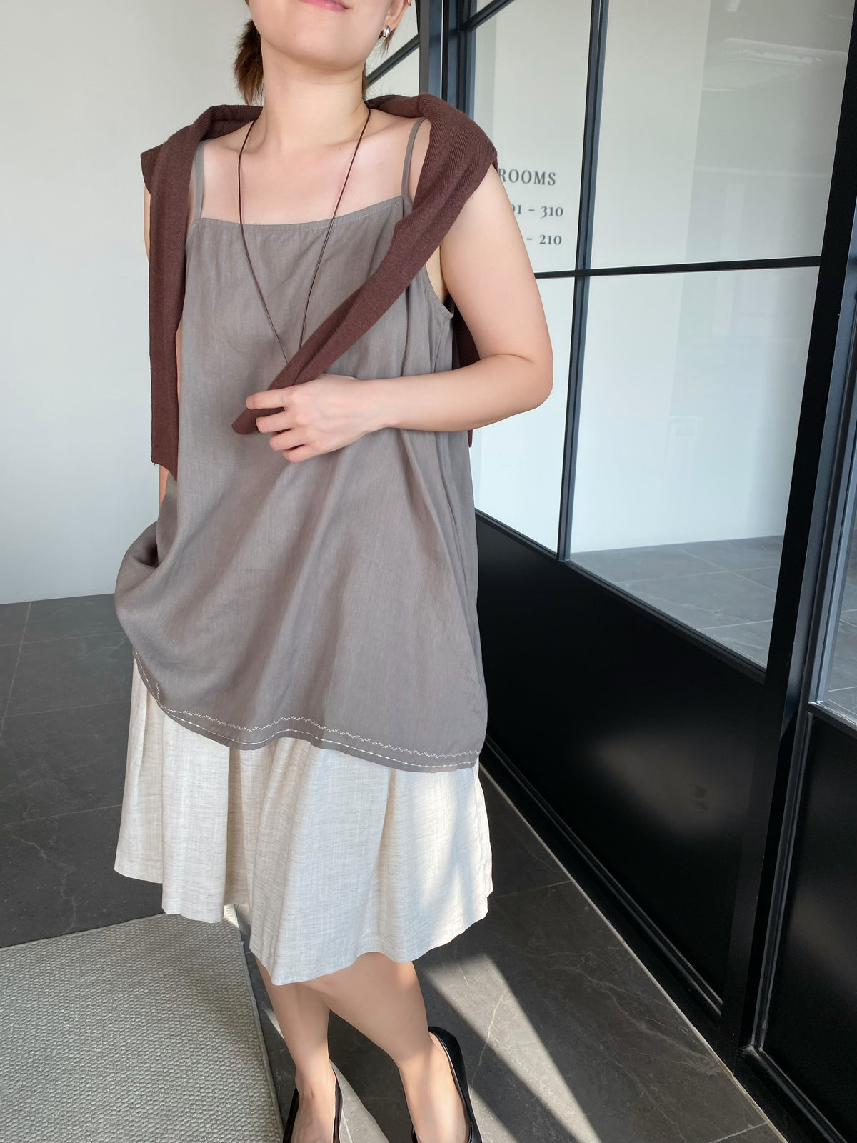 KITTY BROWN SINGLET TOP