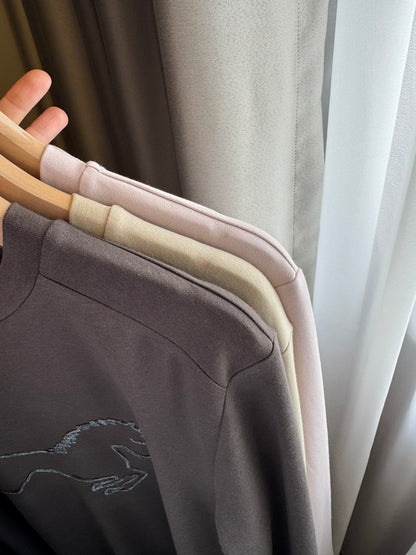 EMBROIDERED HORSE LONG SLEEVE TOP