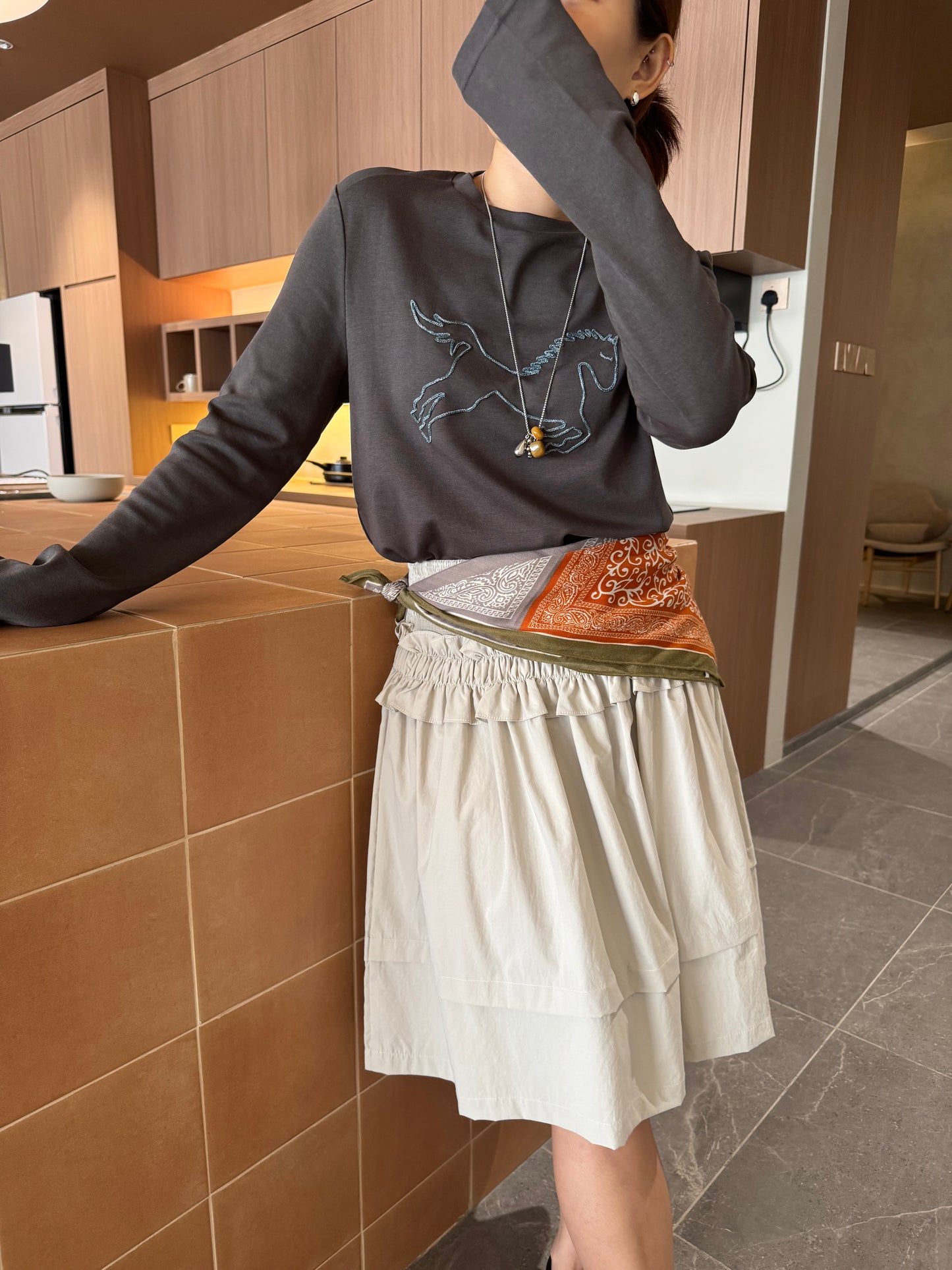 EMBROIDERED HORSE LONG SLEEVE TOP