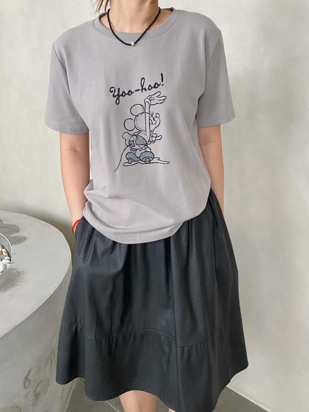 BASIC MICKEY TEE IN GREY