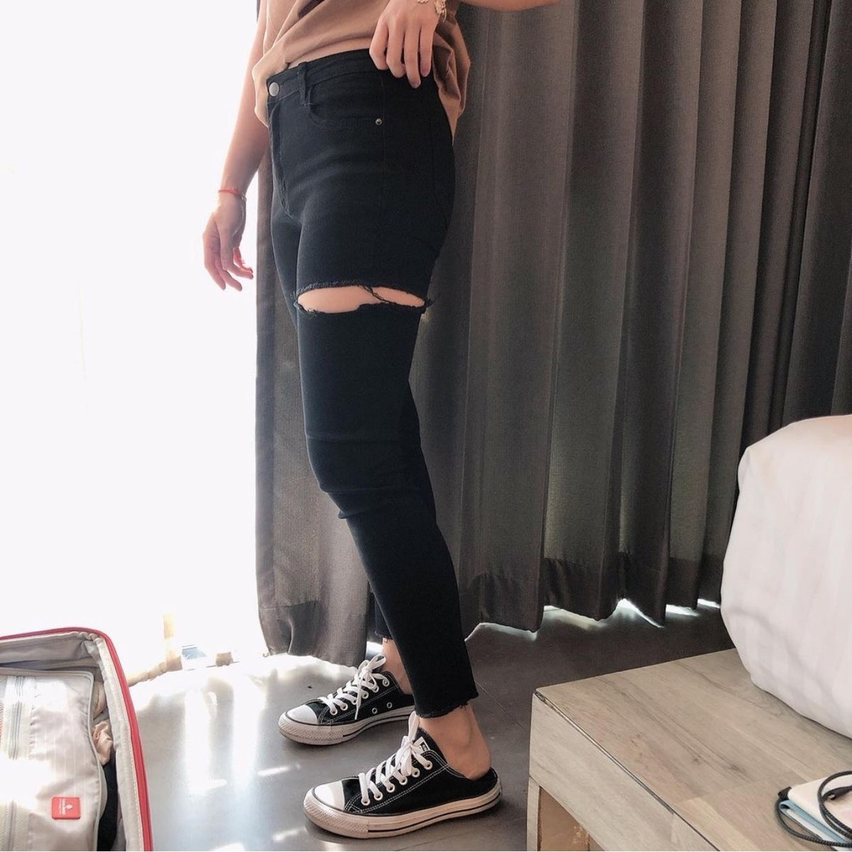 BLACK JEANS M SIZE
