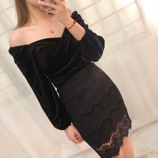 BLACK LACE SKIRT