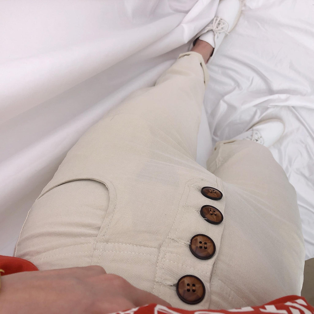 BUTTON ELASTIC PANTS