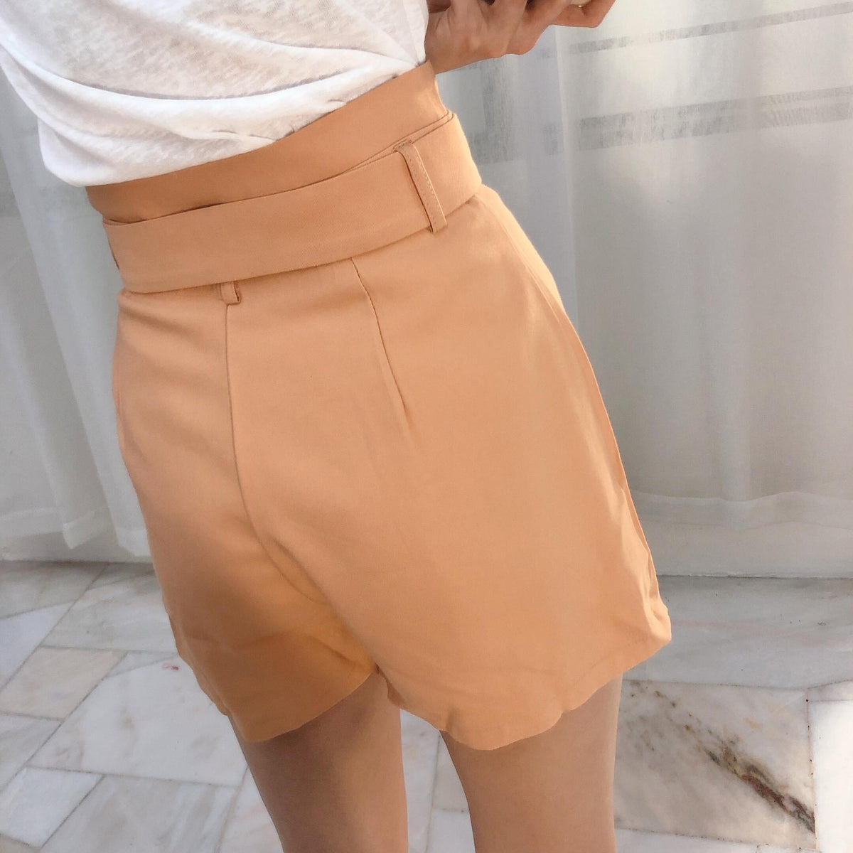 ORANGE SHORT