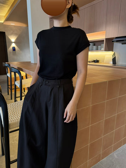 BASIC BLACK TEE