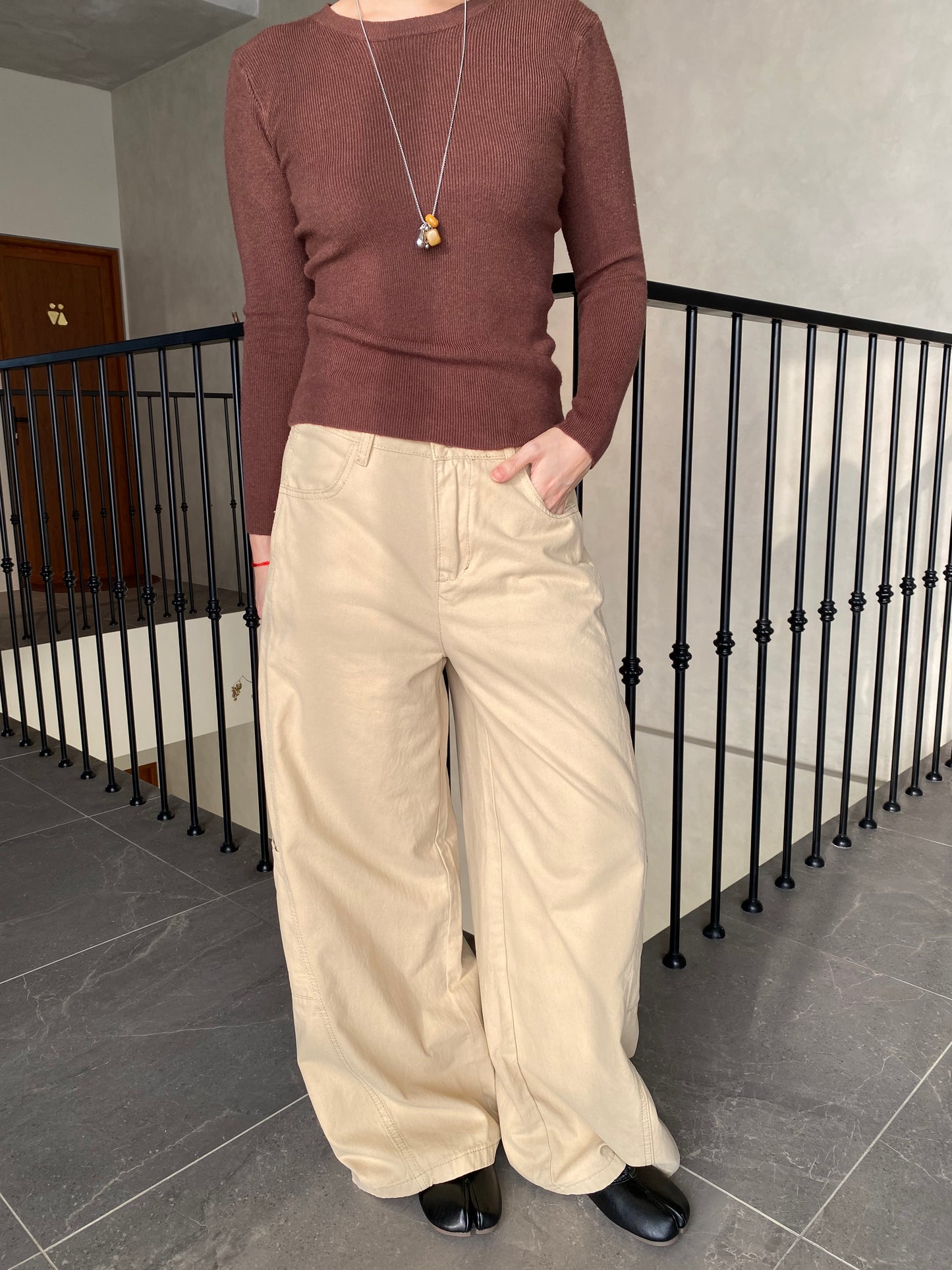 VELLA TROUSERS PANTS IN BROWN/KHAKI