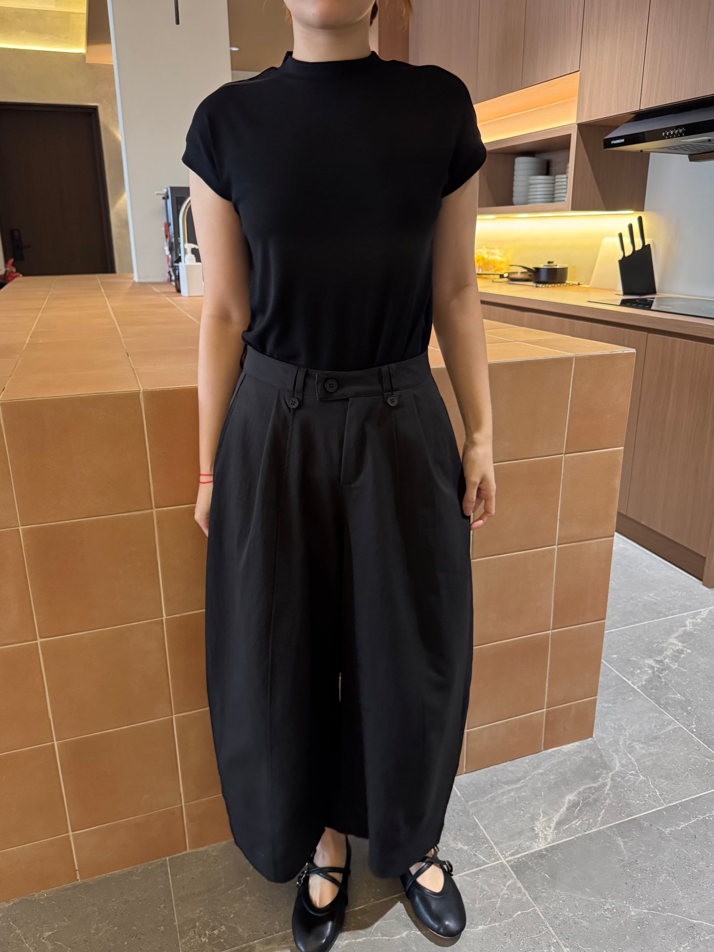 DENNIS BARREL TROUSERS IN BLACK/BROWN