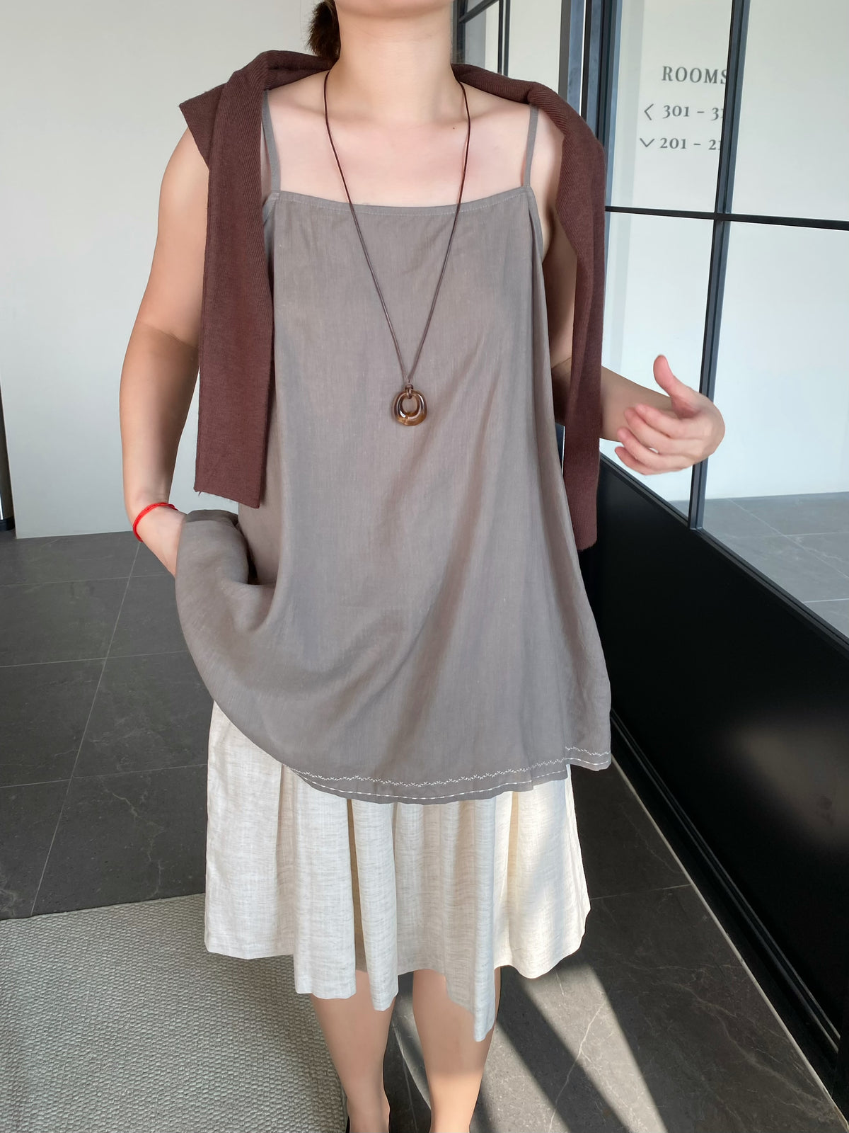 KITTY BROWN SINGLET TOP